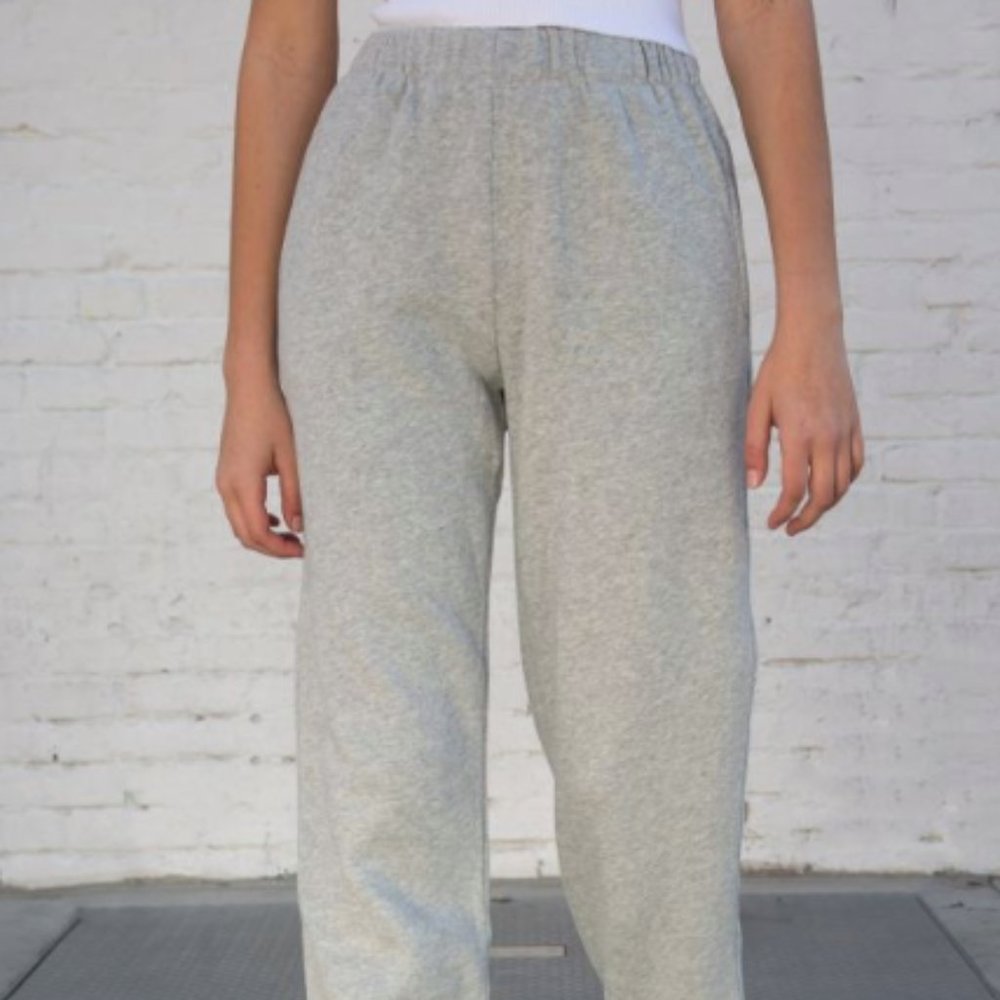Brandy Melville Gray Sweatpants (Rosa)